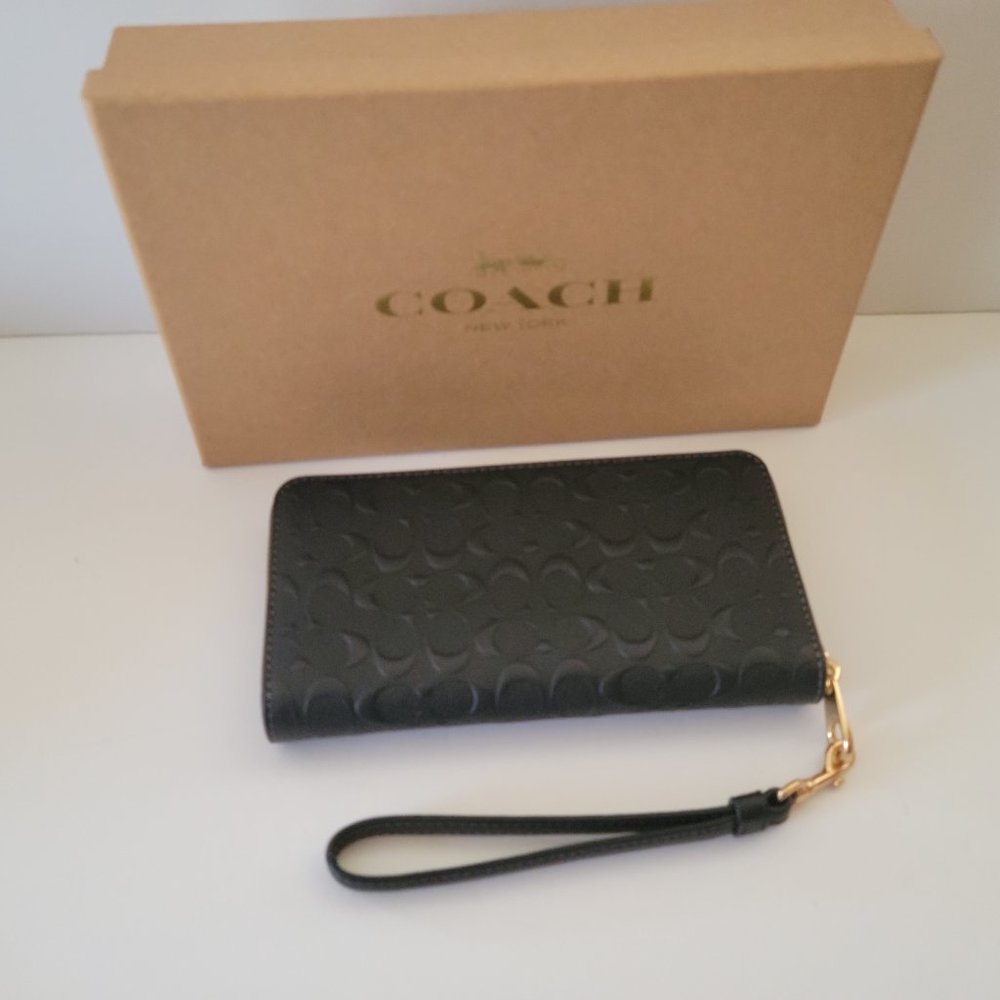 Coach CF464 Boxed Debossed Long Zip Around Wallet Clutch Wristlet Black 1 Charm - Picture 4 of 8
